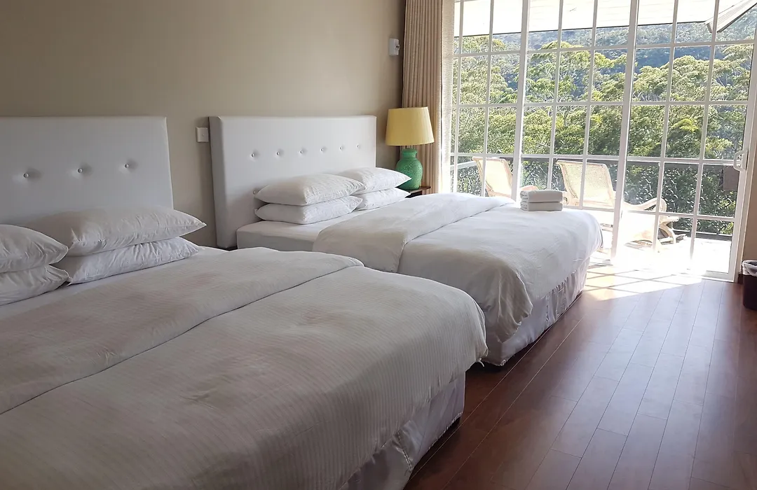 Luxe Wilderness - Private Villas, Free Breakfast, 2Km From City Centre-1